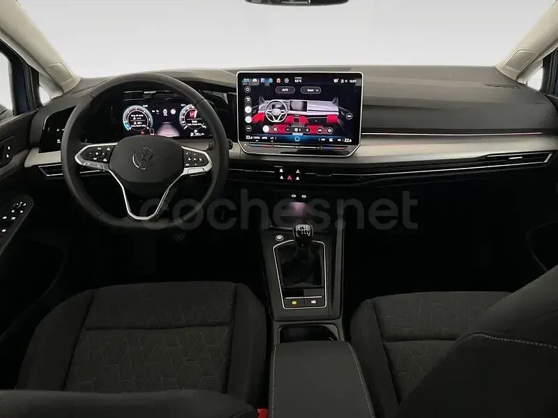 Usado VW Golf VIII 115 CV (84 kW) 2025 Azul Berlina