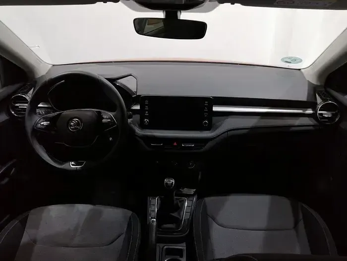 Usado Skoda Fabia Selection 80 CV (58 kW) 2024 Rojo Utilitario