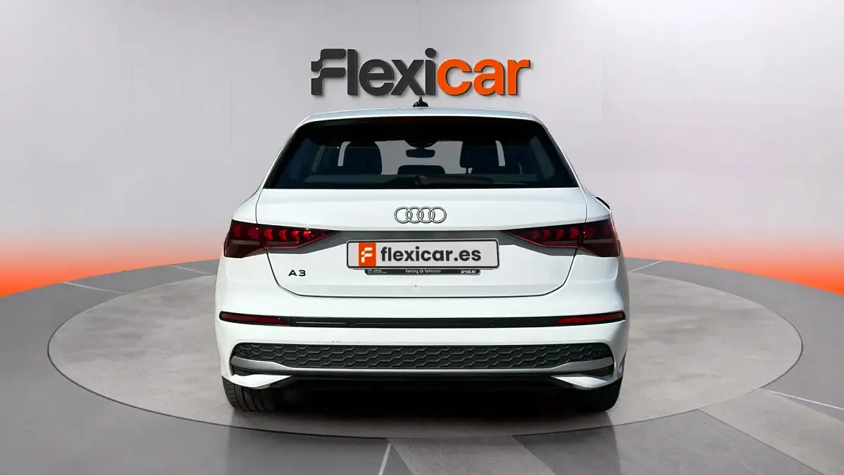 Usado Audi A3 Advanced Plus 116 CV (85 kW) 2025 Blanco Berlina