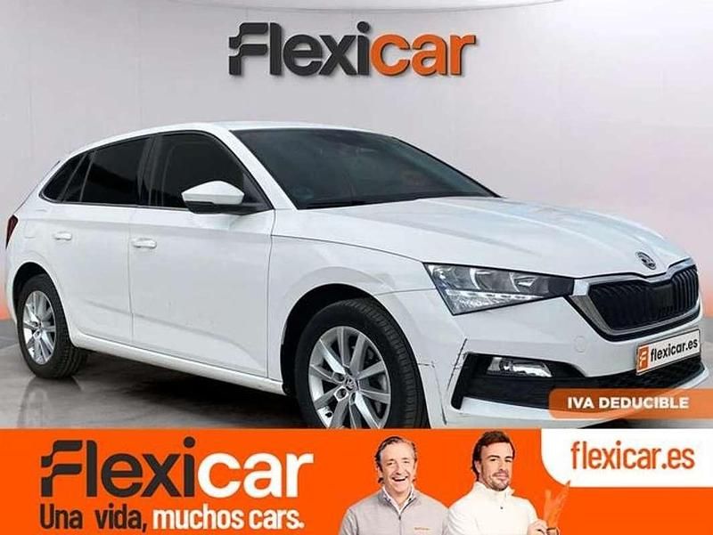 Blanco Usado 2020 Skoda Scala Active Utilitario | 11.490 € (Buen precio) - Imagen 1/4