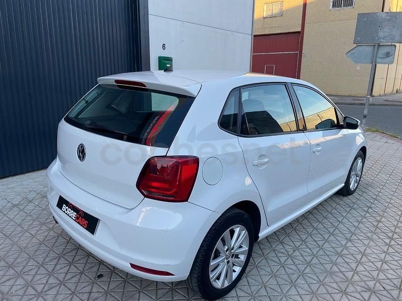 Usado VW Polo 75 CV (55 kW) 2015 Blanco Berlina