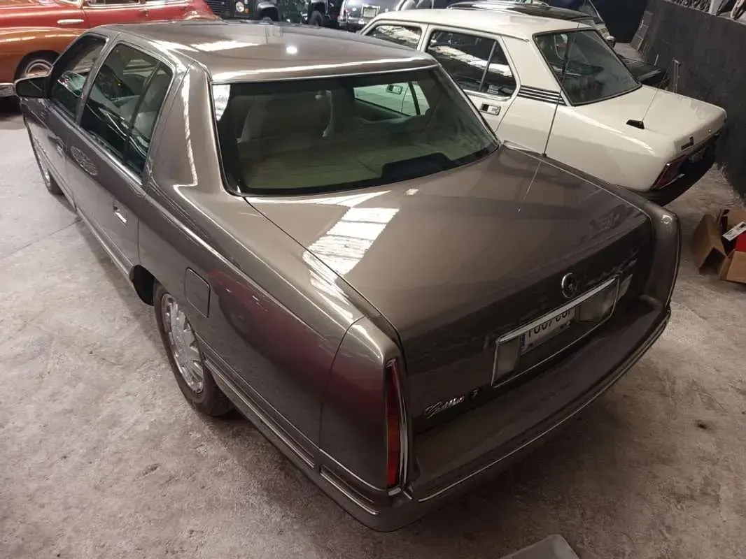 Usado Cadillac Deville 309 CV (227 kW) 1996 Marrón Berlina