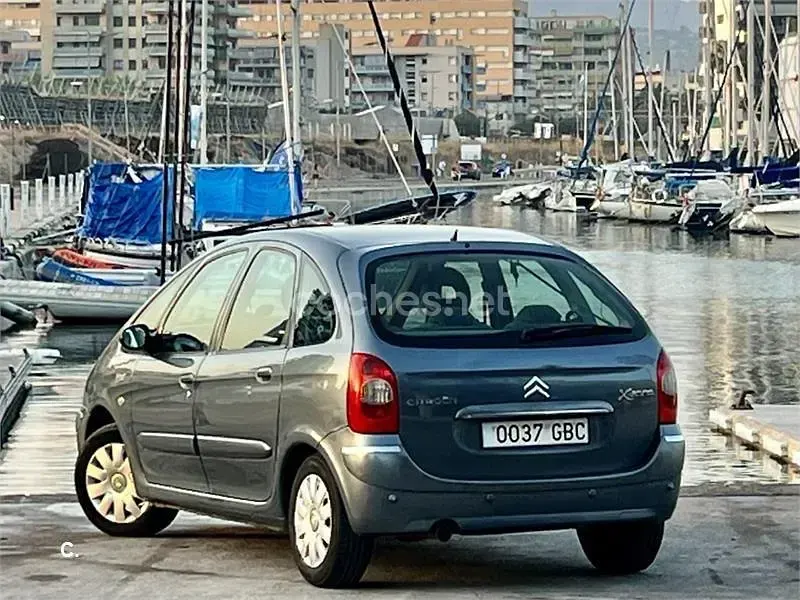 Usado Citroën Xsara Picasso Exclusive 110 CV (80 kW) 2008 Azul Monovolumen