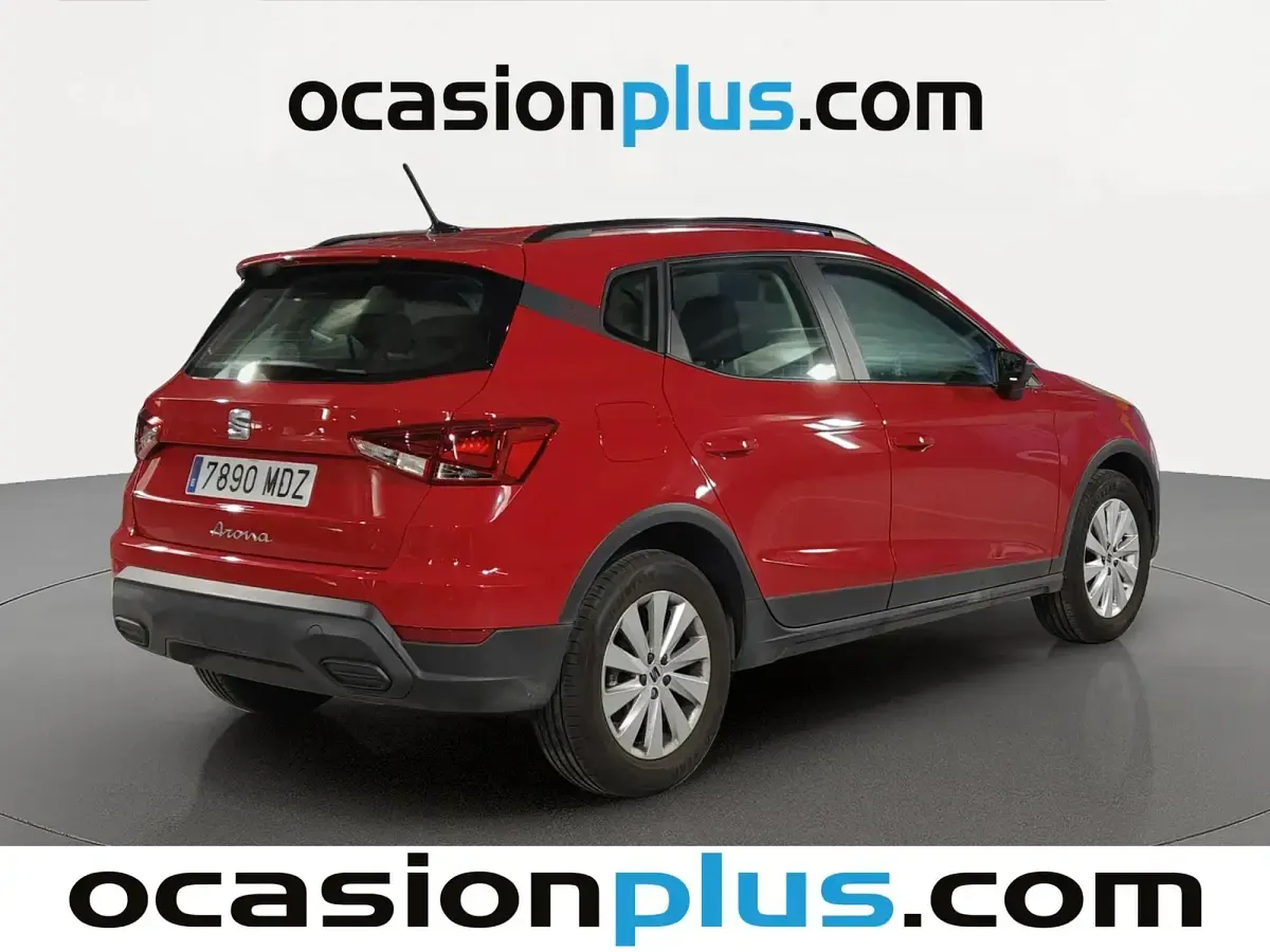 Usado Seat Arona Style 110 CV (80 kW) 2023 Rojo SUV
