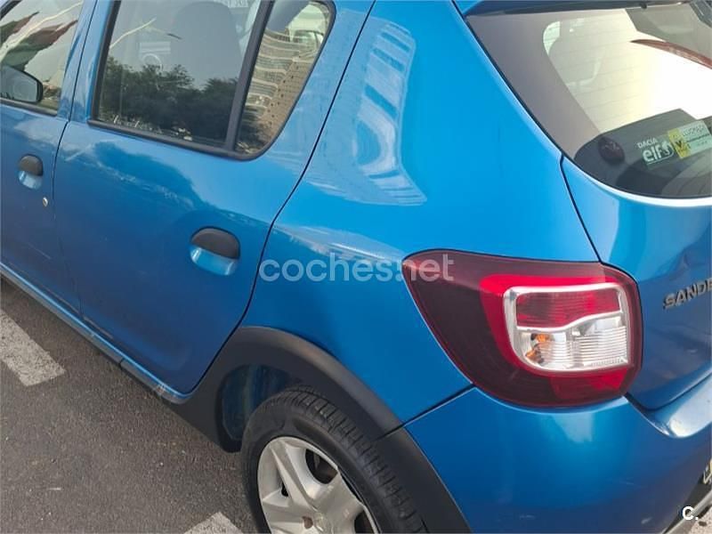 Usado Dacia Sandero Stepway 90 CV (66 kW) 2014 Azul Berlina