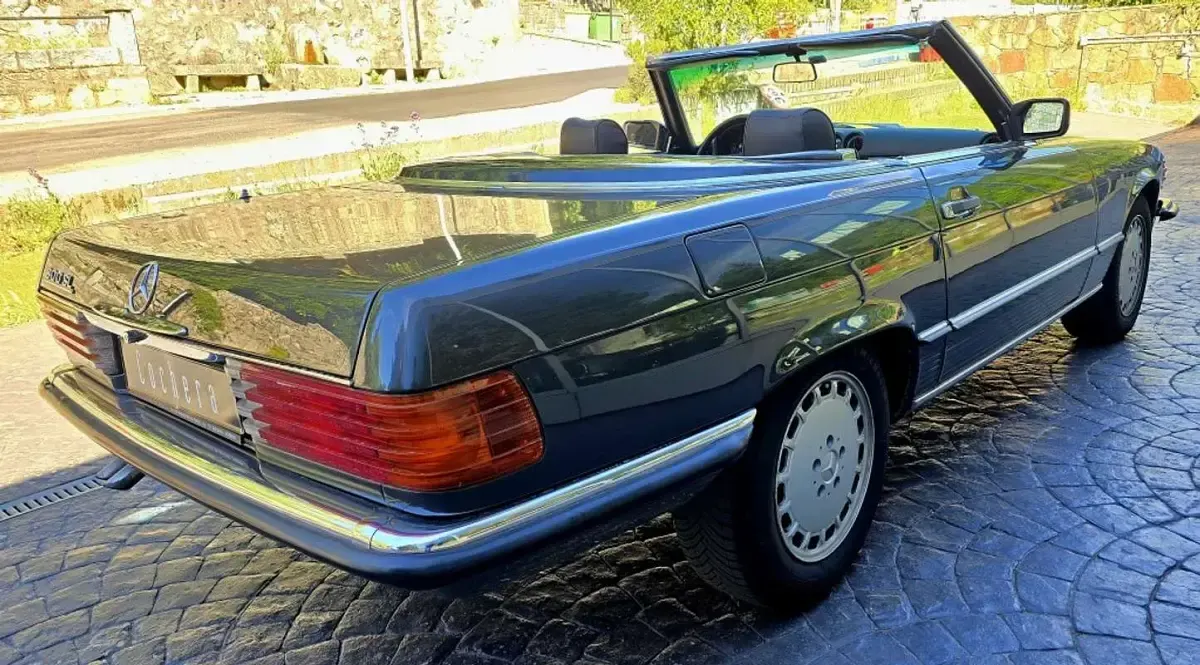 Usado Mercedes SL300 188 CV (138 kW) 1987 Negro Descapotable