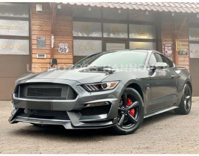 Usado Ford V8 450 CV (330 kW) 2015 Gris metalizado Utilitario