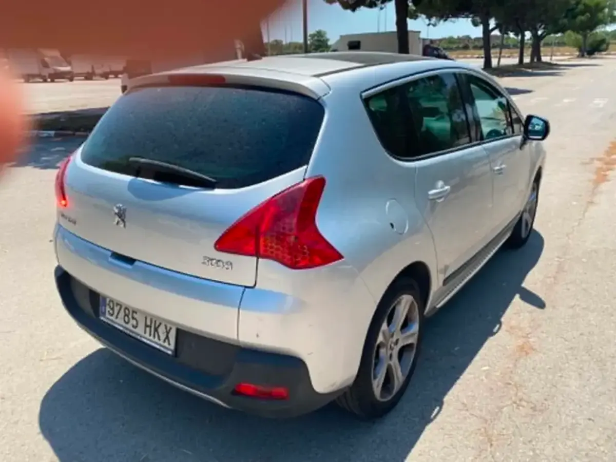 Usado Peugeot 3008 Allure 150 CV (110 kW) 2012 Gris Familiar