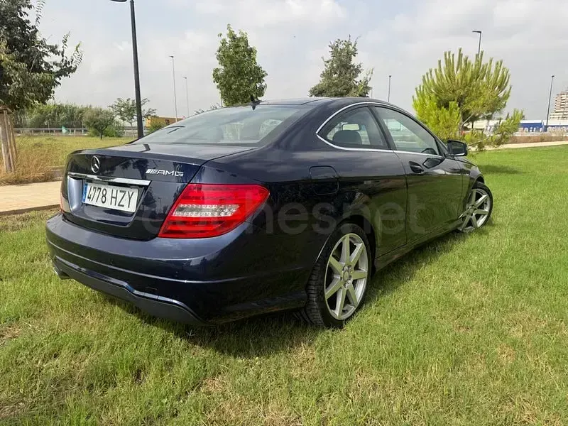 Usado Mercedes C220 170 CV (125 kW) 2012 Azul Coupe