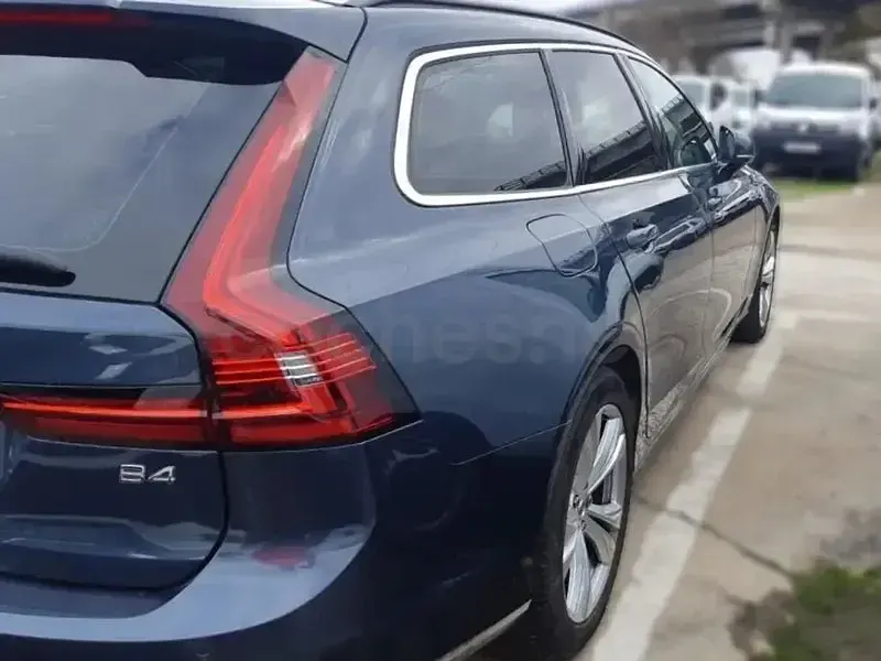 Begagnad Volvo V90 Inscription 197 HK (144 kW) 2021 Blå Kombi