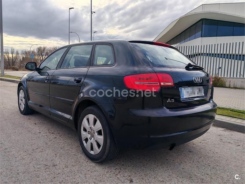 Usado Audi A3 Ambiente 140 CV (102 kW) 2010 Negro Utilitario