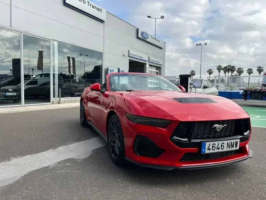 Usado Ford Mustang GT Convertible 446 CV (328 kW) 2026 Rojo Descapotable