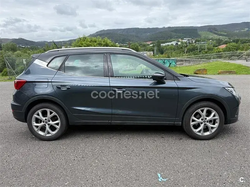 Usado Seat Arona FR 115 CV (84 kW) 2024 Gris / plata SUV