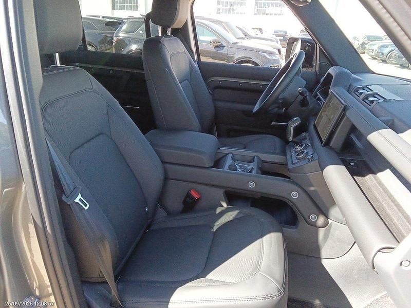 Usado Land Rover Defender SE Dynamic 249 CV (183 kW) 2025 Negro SUV