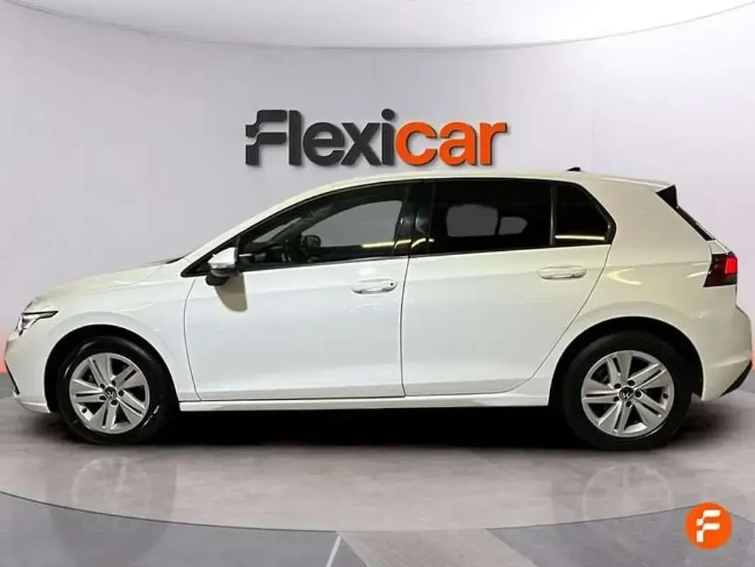 Usado VW Golf VIII 110 CV (80 kW) 2023 Blanco Berlina