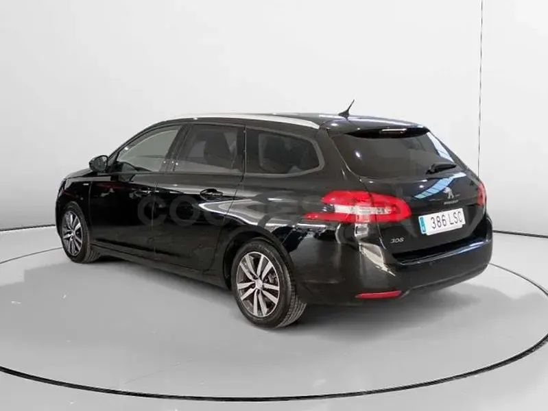 Używany Peugeot 308 SW Style 130 KM (95 kW) 2021 Czarny Kombi