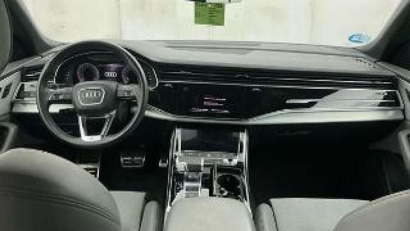 Usado Audi Q8 286 CV (210 kW) 2022 Gris SUV