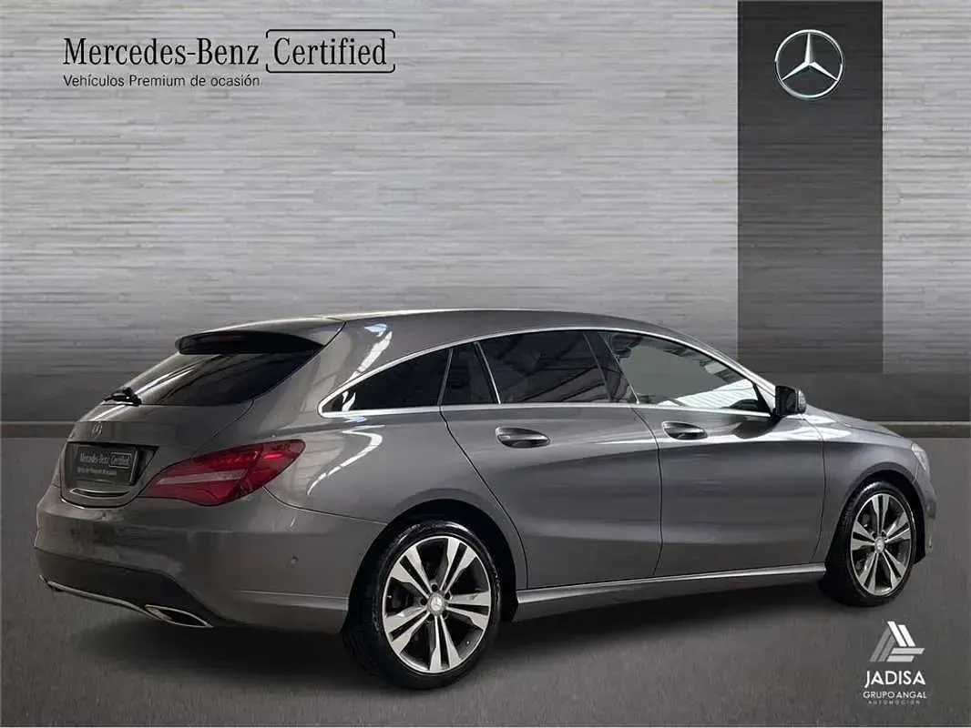 Usado Mercedes CLA200 Shooting Brake Urban 136 CV (100 kW) 2017 Familiar