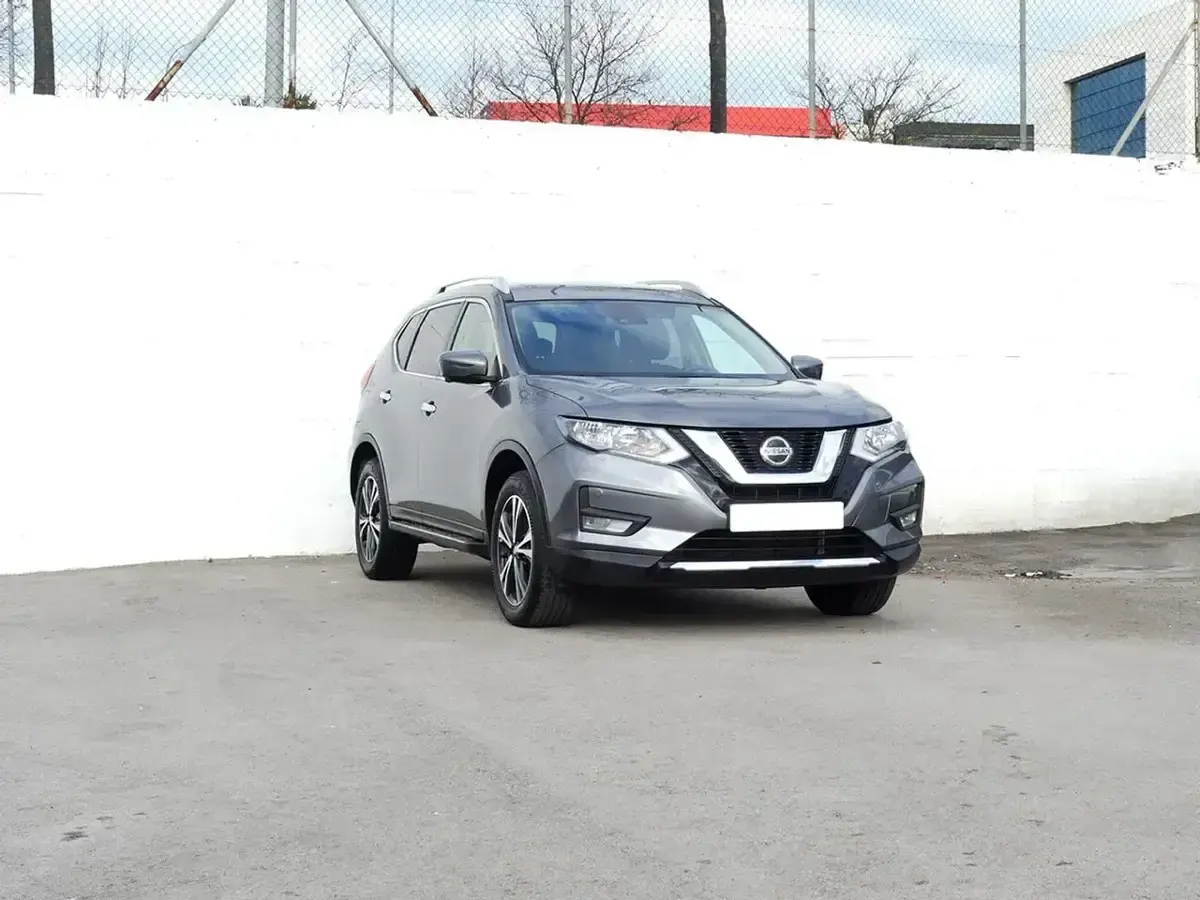 Usado Nissan X-Trail N-Connecta 150 CV (110 kW) 2020 Gris SUV