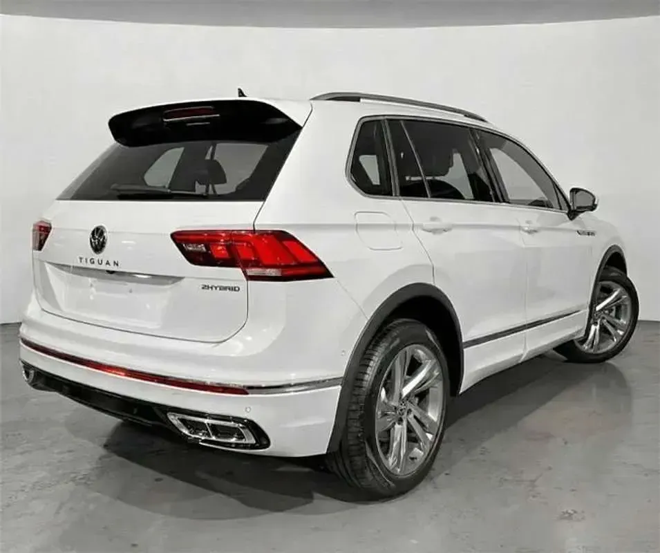Käytetty VW Tiguan R-line 245 HP (180 kW) 2025 Valkoinen Katumaasturi