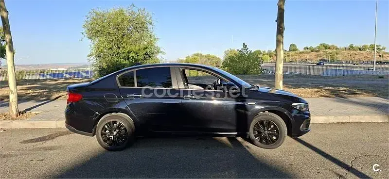 Usado Fiat Tipo Lounge 120 CV (88 kW) 2018 Negro Berlina