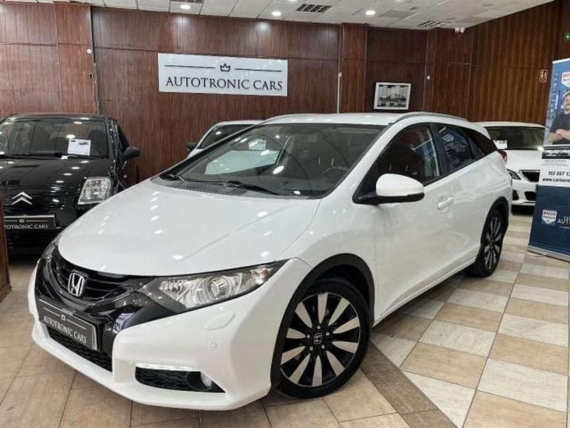 Usado Honda Civic Executive 120 CV (88 kW) 2014 Blanco Familiar