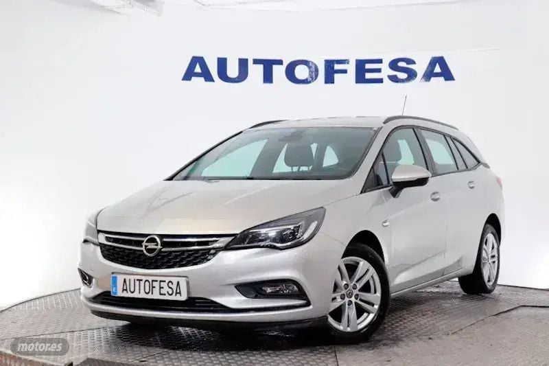Plateado Usado 2018 Opel Astra Business Familiar | 10.850 € (Precio justo) - Imagen 1/4