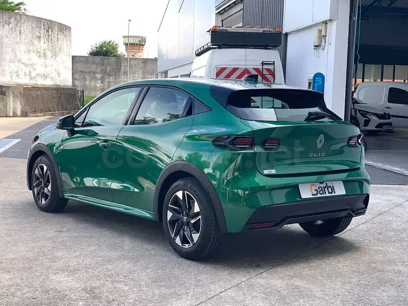 Nuevo Renault Clio V Evolution 114 CV (83 kW) 2026 Verde Berlina