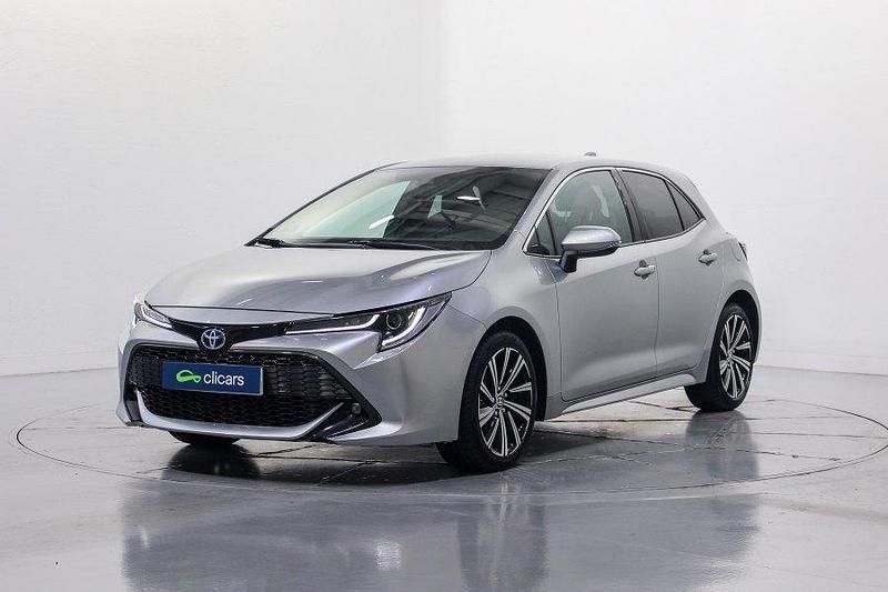 Usado Toyota Corolla Edition 140 CV (102 kW) 2023 Gris / plata Berlina