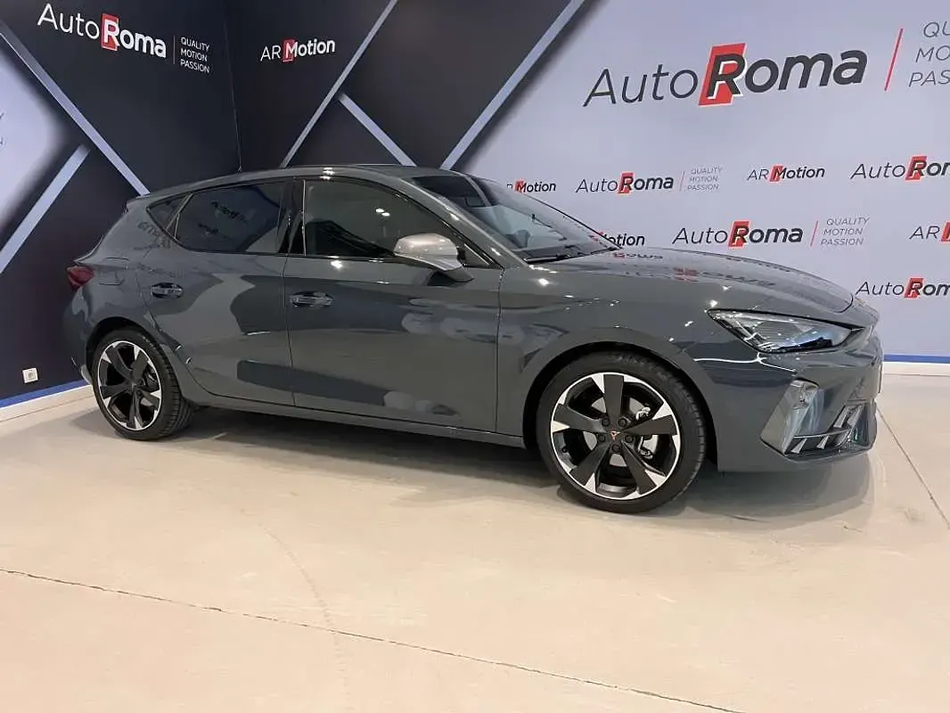 Usado Cupra Leon 150 CV (110 kW) 2025 Gris Utilitario
