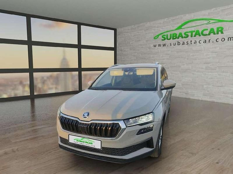 Gris Usado 2022 Skoda Karoq Ambition SUV | 13.099 € - Imagen 1/4