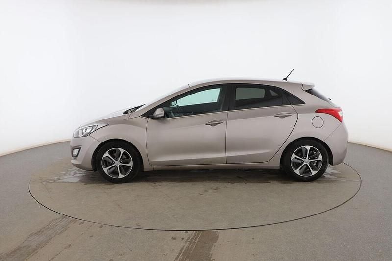 Usado Hyundai i30 GO! 100 CV (73 kW) 2016 Beige Utilitario