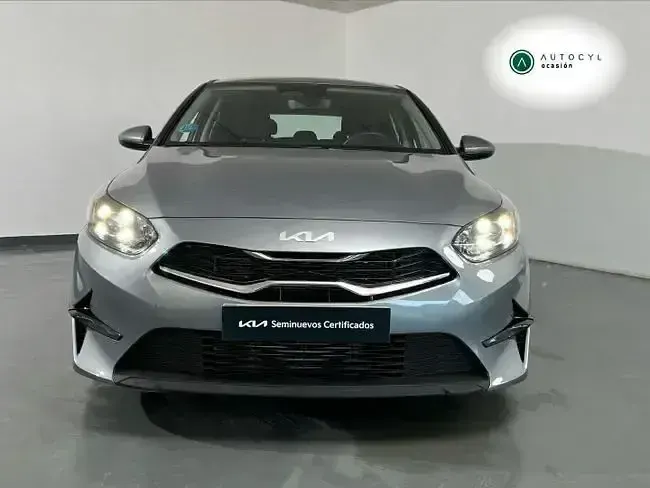 Usado Kia Ceed 100 CV (73 kW) 2025 Gris Utilitario
