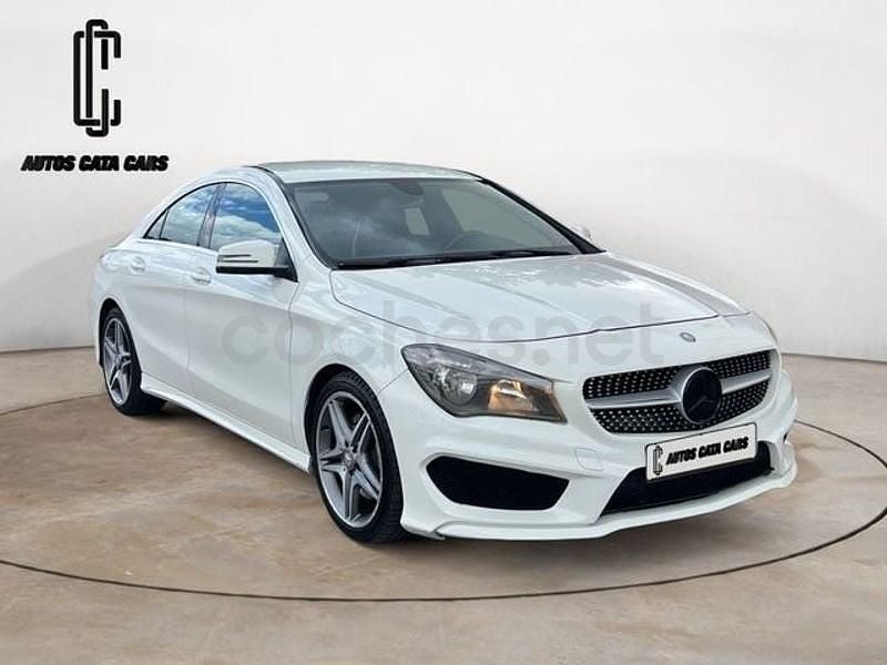 Usado Mercedes CLA220 AMG line 170 CV (125 kW) 2014 Blanco Berlina