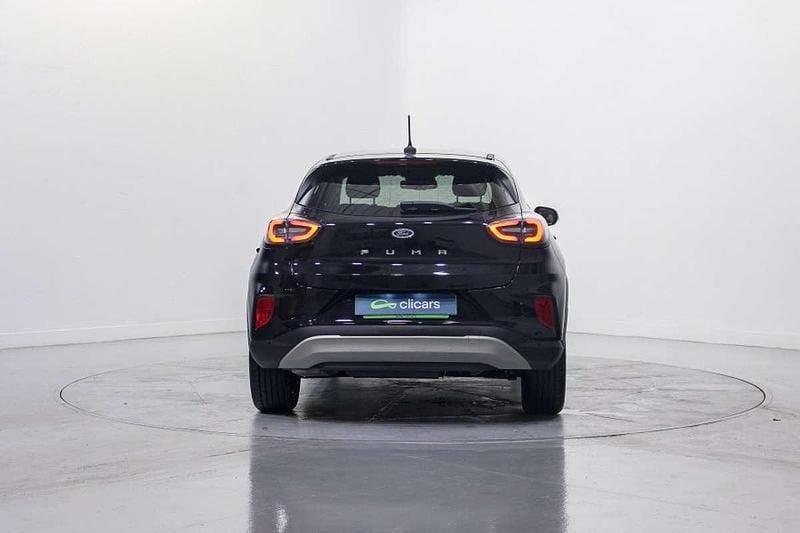 Usado Ford Puma Titanium 120 CV (88 kW) 2021 Negro SUV