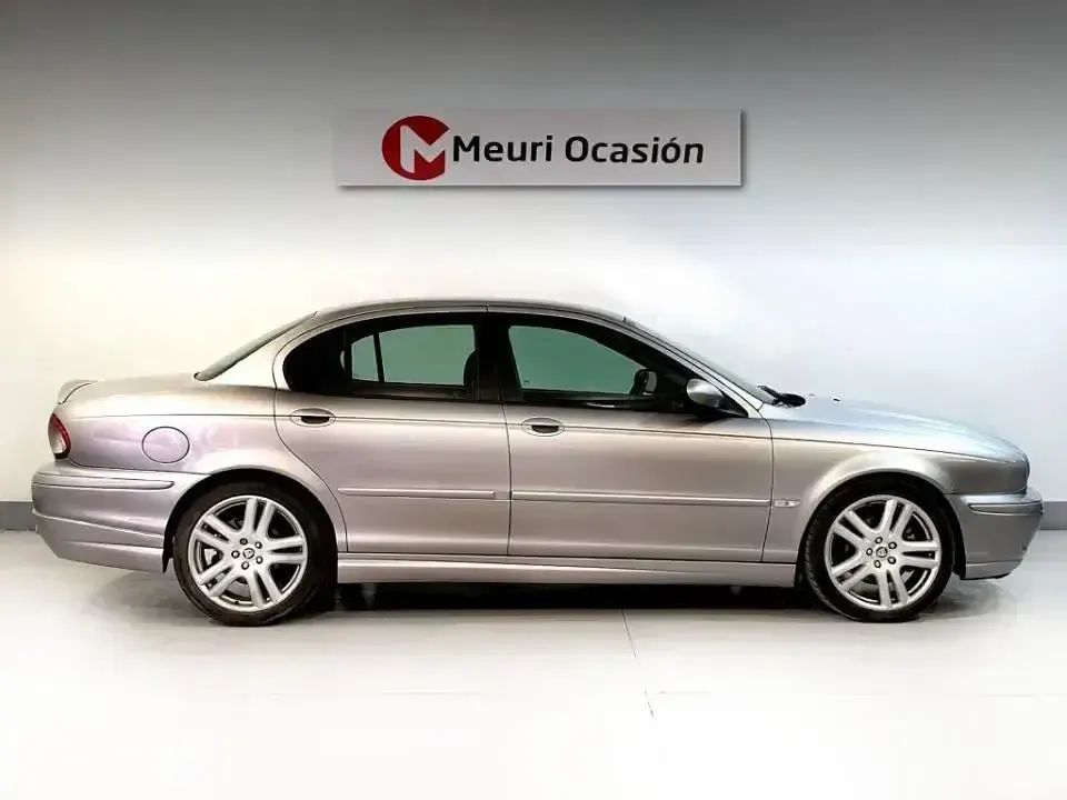 Usado Jaguar X-type Executive 131 CV (96 kW) 2005 Gris Berlina