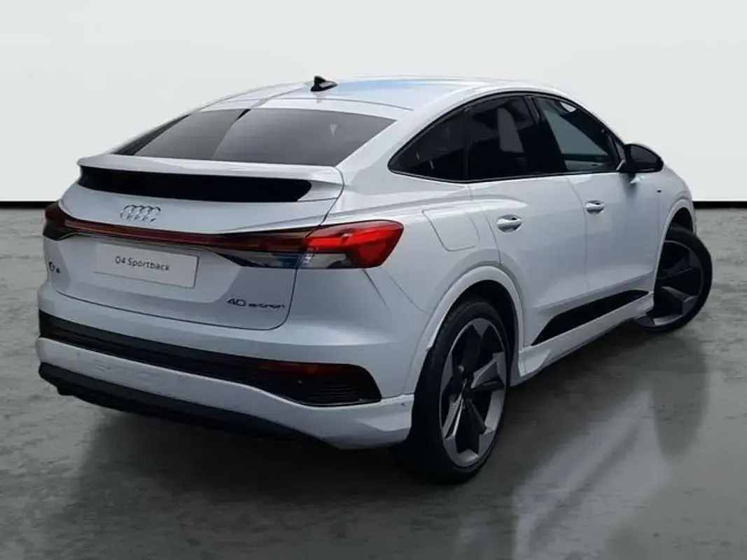 Usado Audi Q4 Sportback e-tron S-Line 150 kW (204 CV) 2025 Blanco SUV