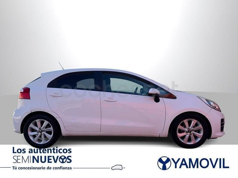 Usado Kia Rio 84 CV (61 kW) 2015 Blanco Berlina