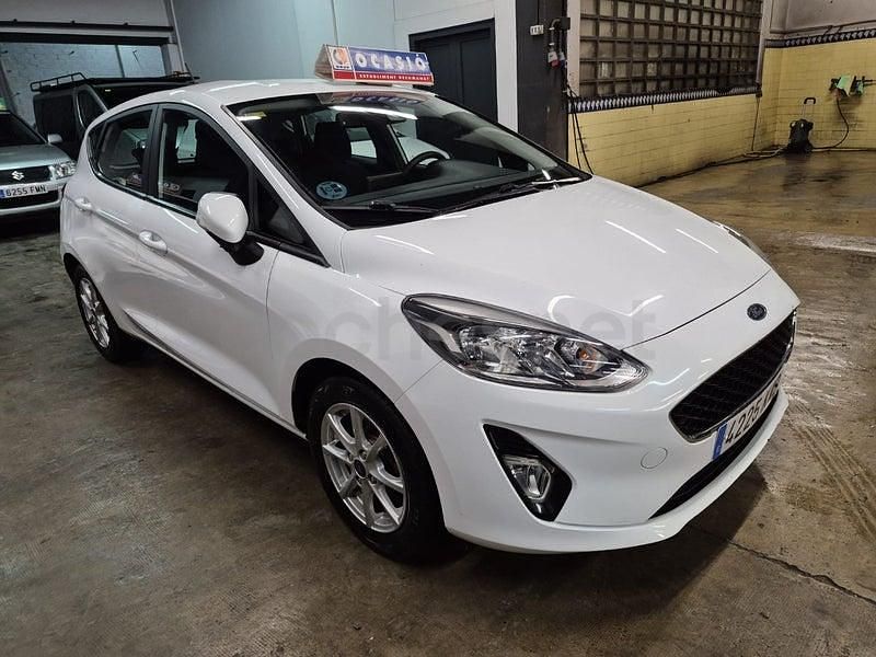 Usado Ford Fiesta Trend 85 CV (62 kW) 2019 Blanco Utilitario