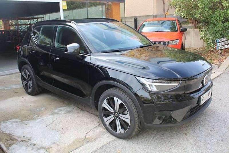 Usado Volvo XC40 Core 169 kW (231 CV) 2023 Negro SUV