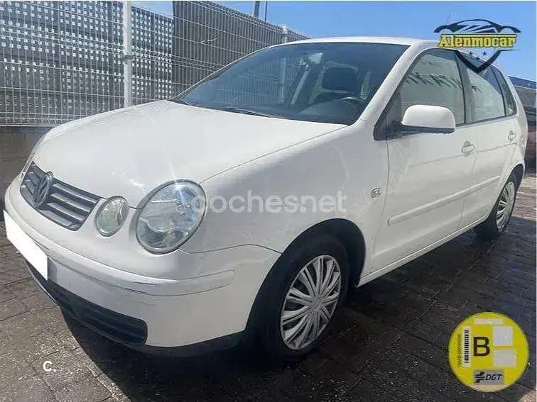 Usado VW Polo Conceptline 55 CV (40 kW) 2004 Blanco Utilitario