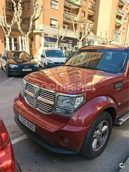 Usado Dodge Nitro SXT 177 CV (130 kW) 2007 Granate SUV