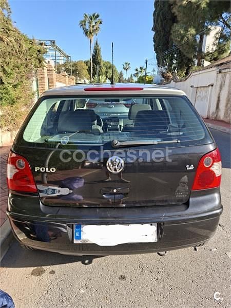 Usado VW Polo Trendline 75 CV (55 kW) 2004 Negro Utilitario