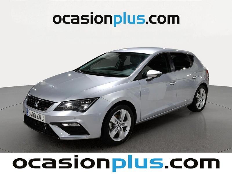 Usado Seat Leon FR 130 CV (95 kW) 2019 Gris plata Utilitario