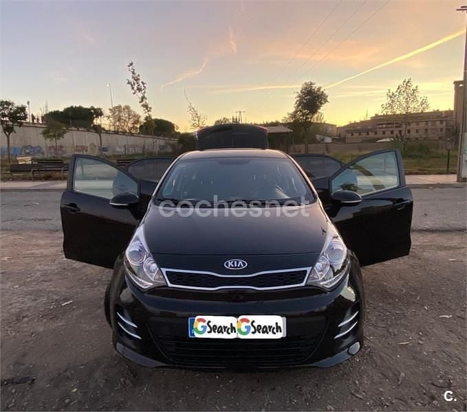 Negro Usado 2016 Kia Rio Berlina | 9500 € (Precio justo) - Imagen 1/4