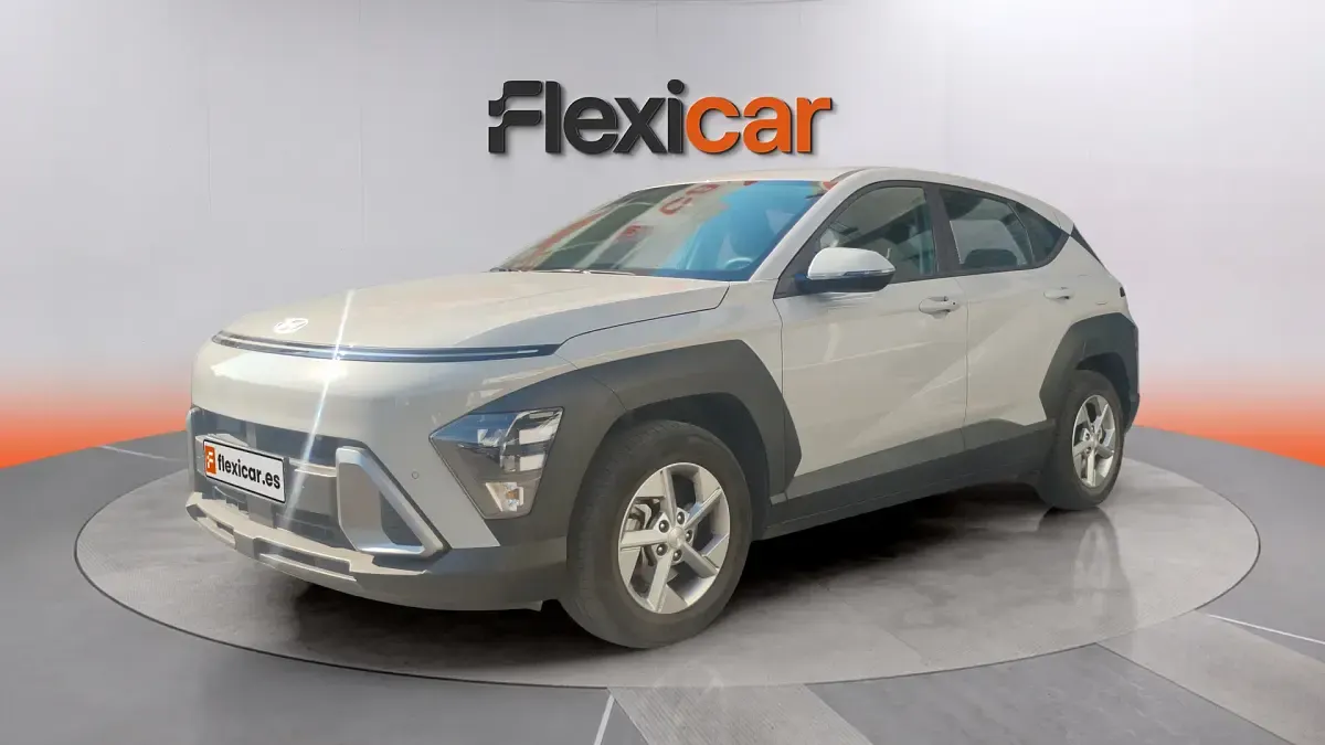 Usado Hyundai Kona 141 CV (103 kW) 2024 Gris SUV