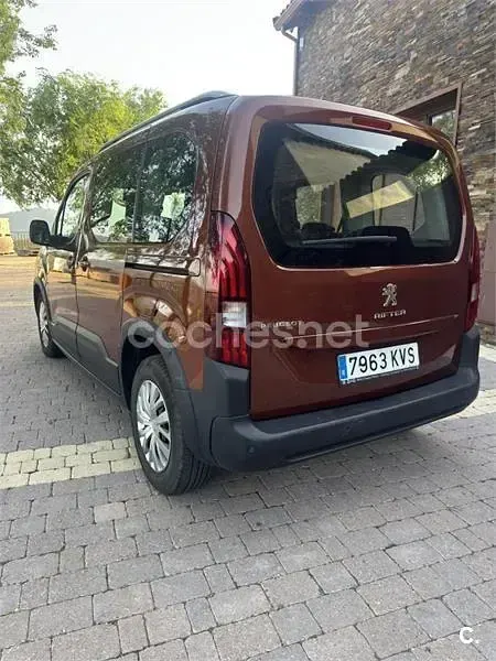 Usado Peugeot Rifter Active 110 CV (80 kW) 2019 Marrón Monovolumen