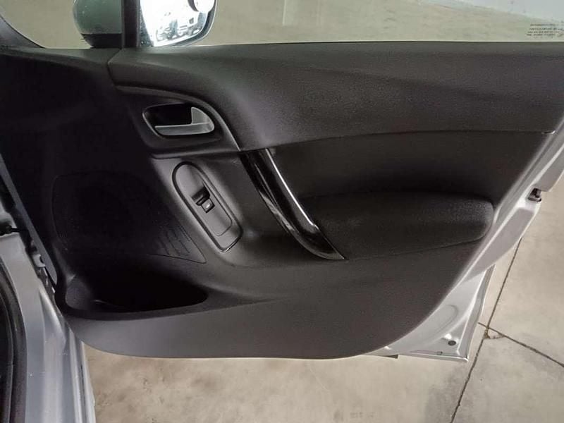 Usado Citroën C3 Live 82 CV (60 kW) 2016 Plateado Utilitario