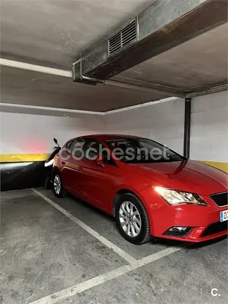 Usado Seat Leon ST Style 122 CV (89 kW) 2013 Rojo Familiar