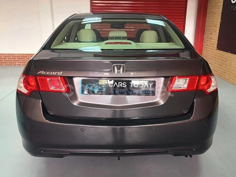 Usado Honda Accord Executive 150 CV (110 kW) 2008 Marrón Berlina